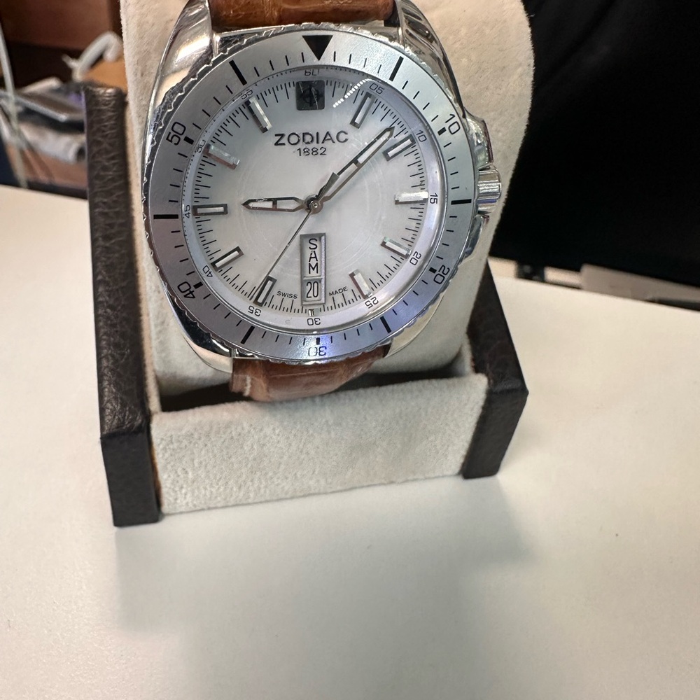 Zodiac Silver and Brown Watch with Sleek Design